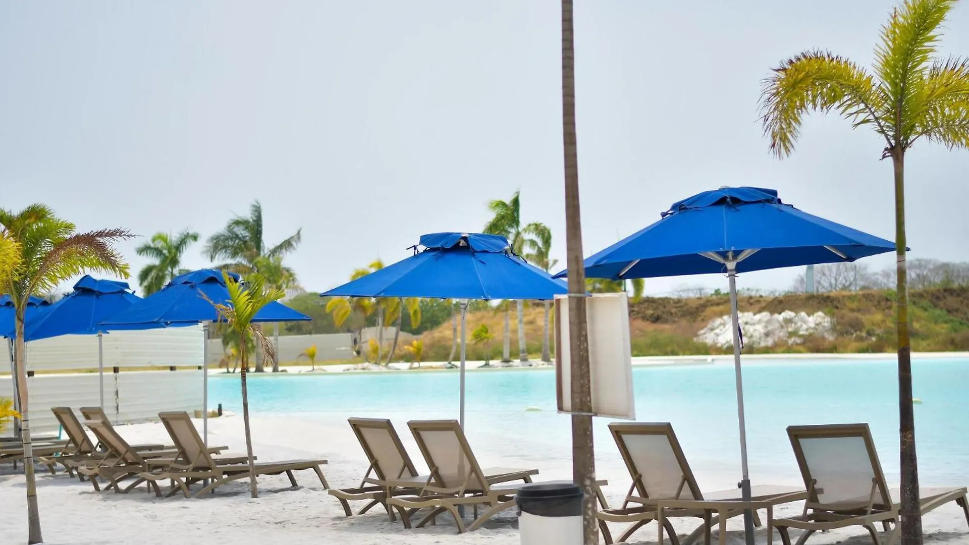 Apartamento En Baia Kristal Con Vista Campestre Cartagena