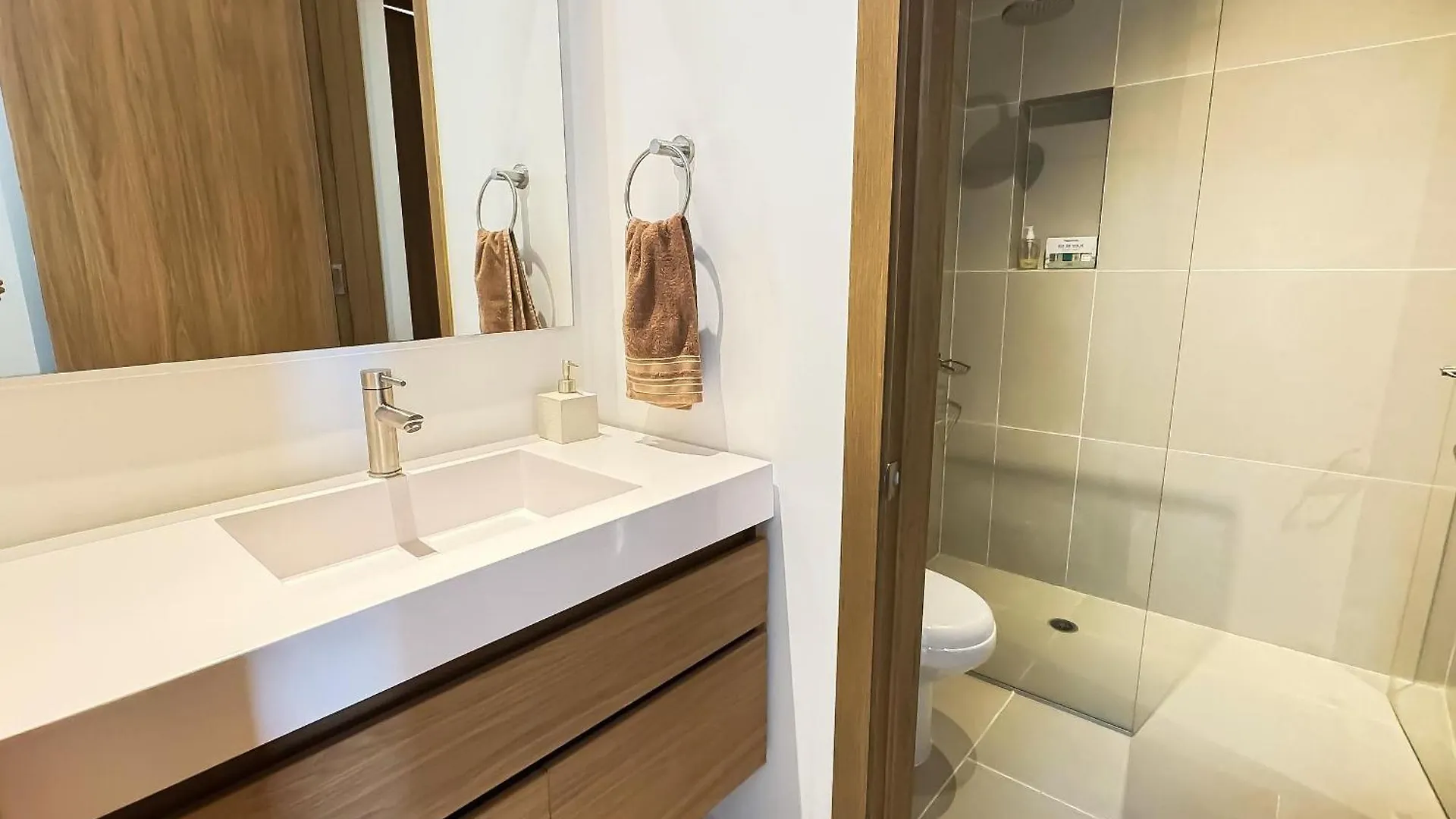 Apartamento En Baia Kristal Con Vista Campestre Cartagena