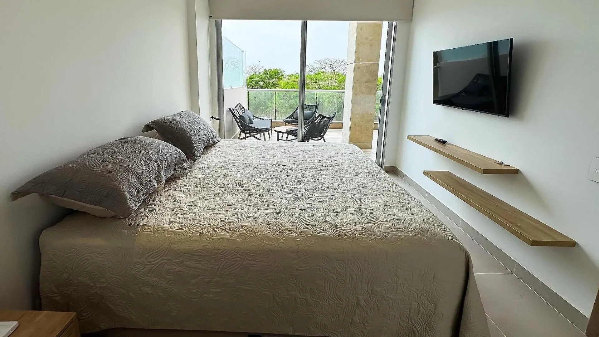 Apartamento En Baia Kristal Con Vista Campestre Cartagena 아파트