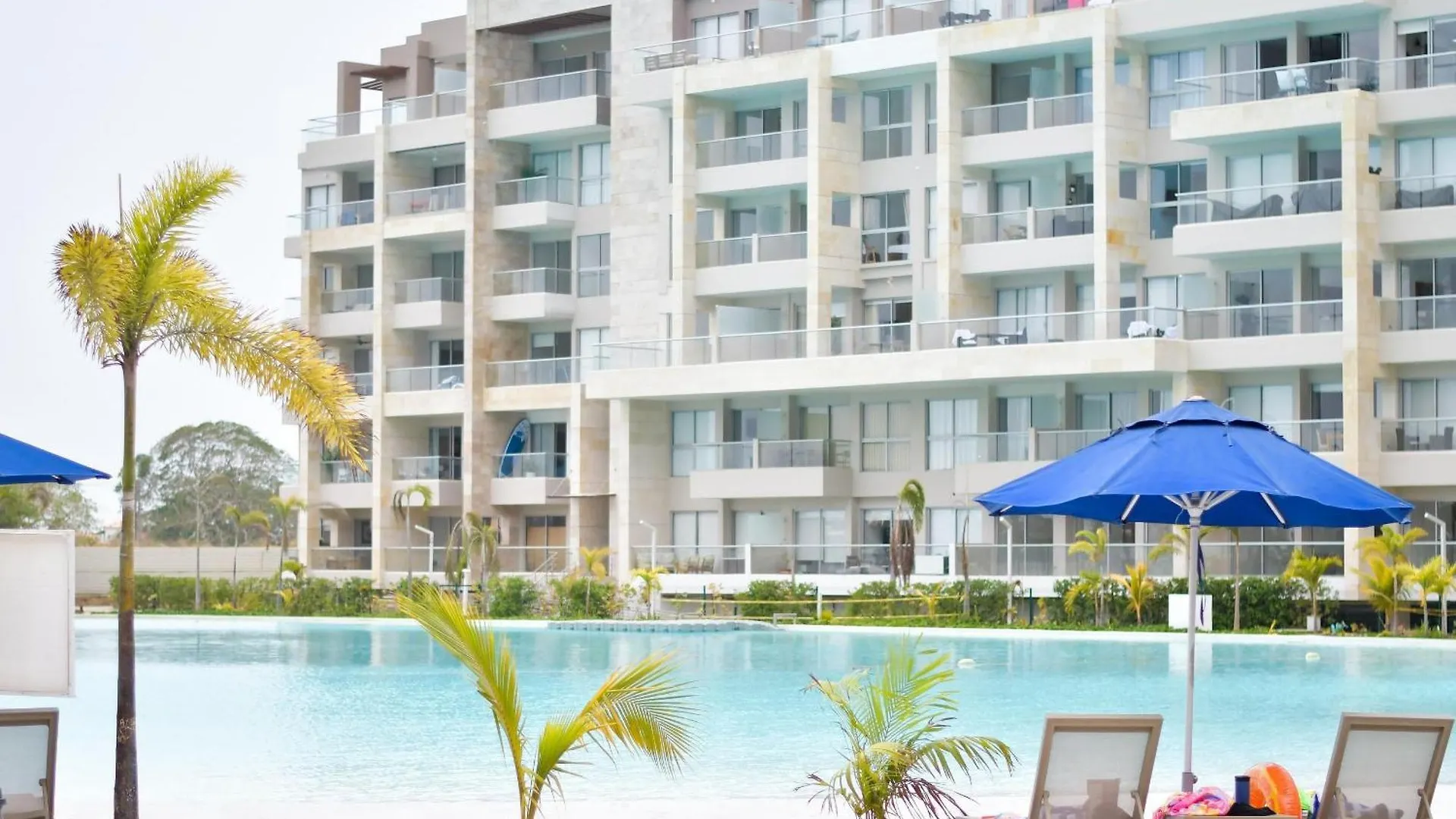 Apartamento En Baia Kristal Con Vista Campestre Cartagena